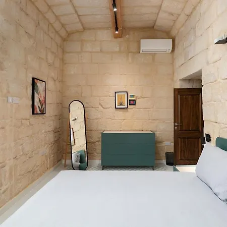 Trinity House With A Private Rooftop Pool Dingli