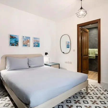 Trinity House With A Private Rooftop Pool Casa de Férias *