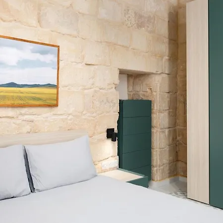 Trinity House With A Private Rooftop Pool *