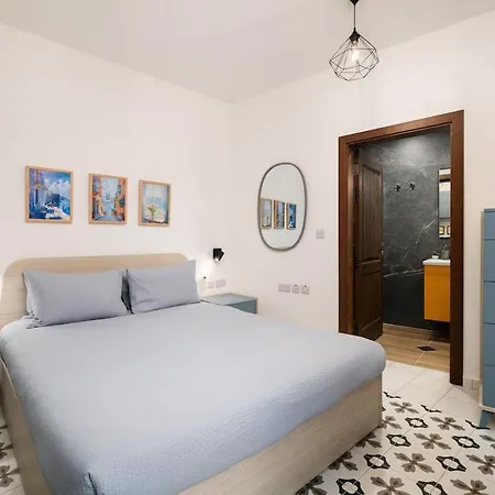 Vakantiehuis Trinity House With A Private Rooftop Pool *