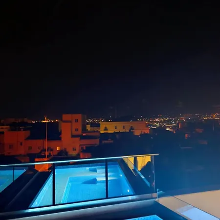 Dom wakacyjny Trinity House With A Private Rooftop Pool Dingli