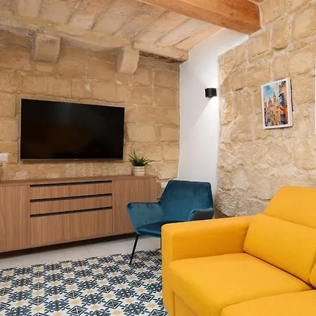 Trinity House With A Private Rooftop Pool Dingli