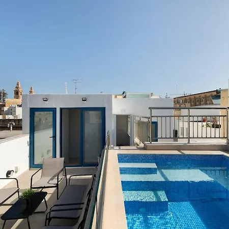 Trinity House With A Private Rooftop Pool Dingli