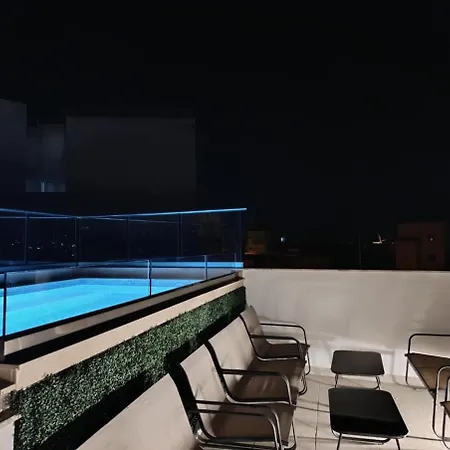 Trinity House With A Private Rooftop Pool *