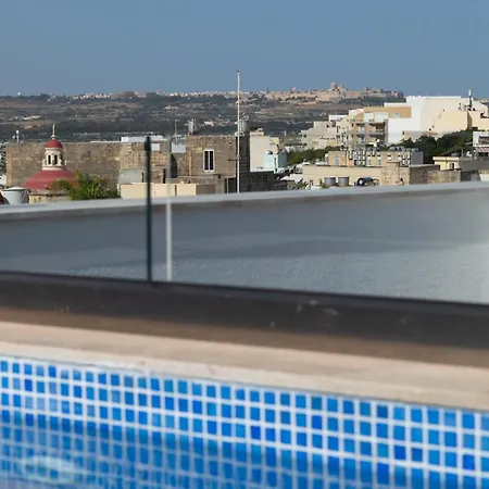 Trinity House With A Private Rooftop Pool Dingli