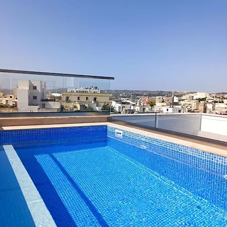 Trinity House With A Private Rooftop Pool Vakantiehuis Dingli