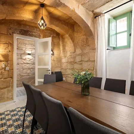 Vakantiehuis Trinity House With A Private Rooftop Pool Dingli