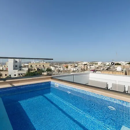 Dom wakacyjny Trinity House With A Private Rooftop Pool